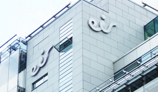 Outdoor LED sign created by Cuspal for Eir head office